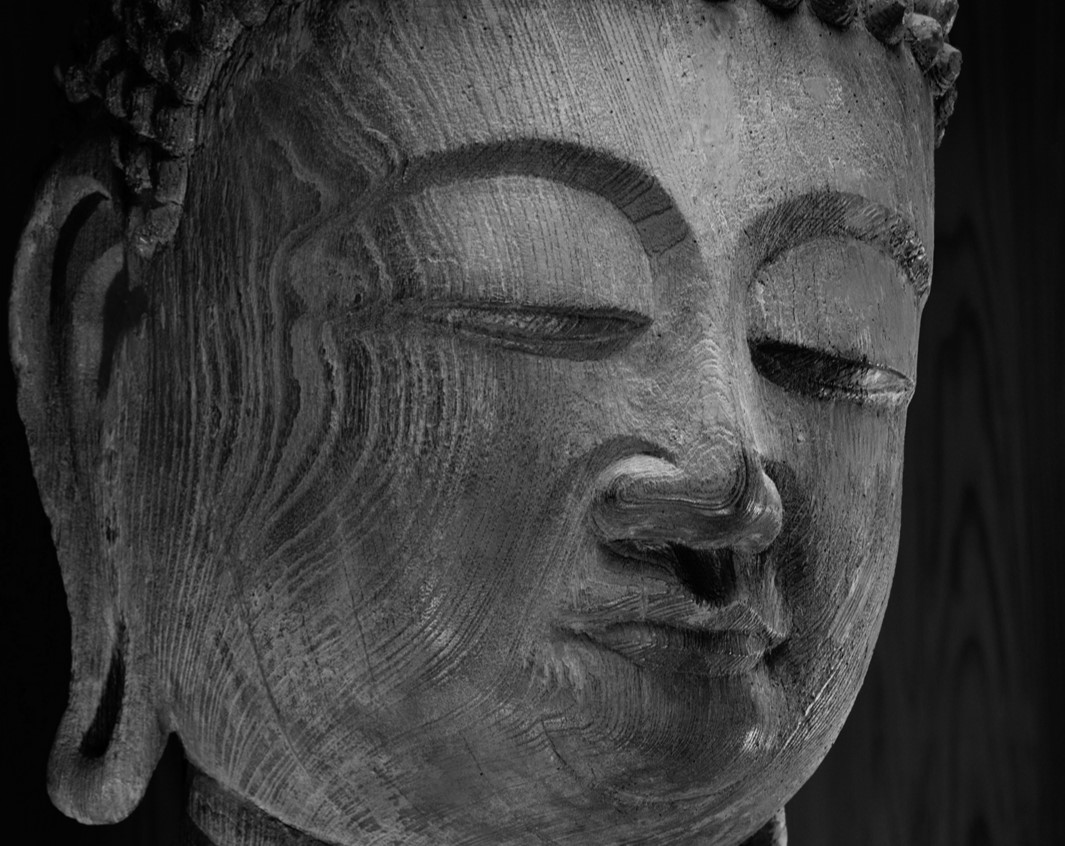 02.薬師如来座像、顔部横位置